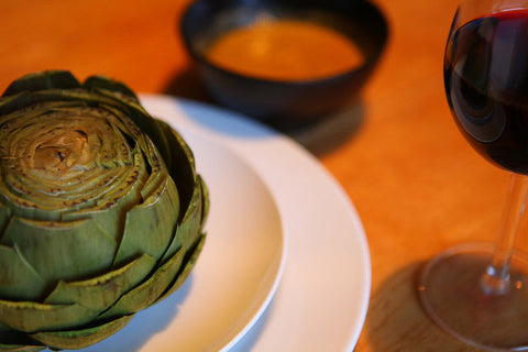 Artichoke and red wine